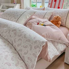 Lenjerie de pat  cu elastic si broderie, bumbac 100%. GRI, ROZ, GR-28