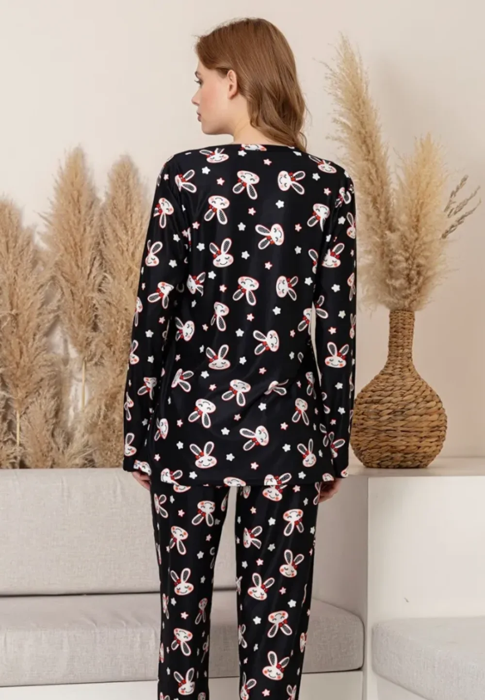 Pijama Damă Neagră cu Imprimeu Iepuraș – Mâneci și Pantaloni Lungi
