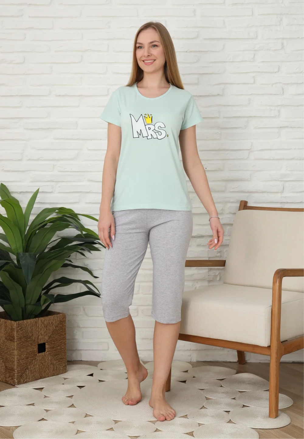 Pijama familie-damă, bumbac, mânecă scurtă și pantaloni 3/4, culoare verde, imprimeu MRS