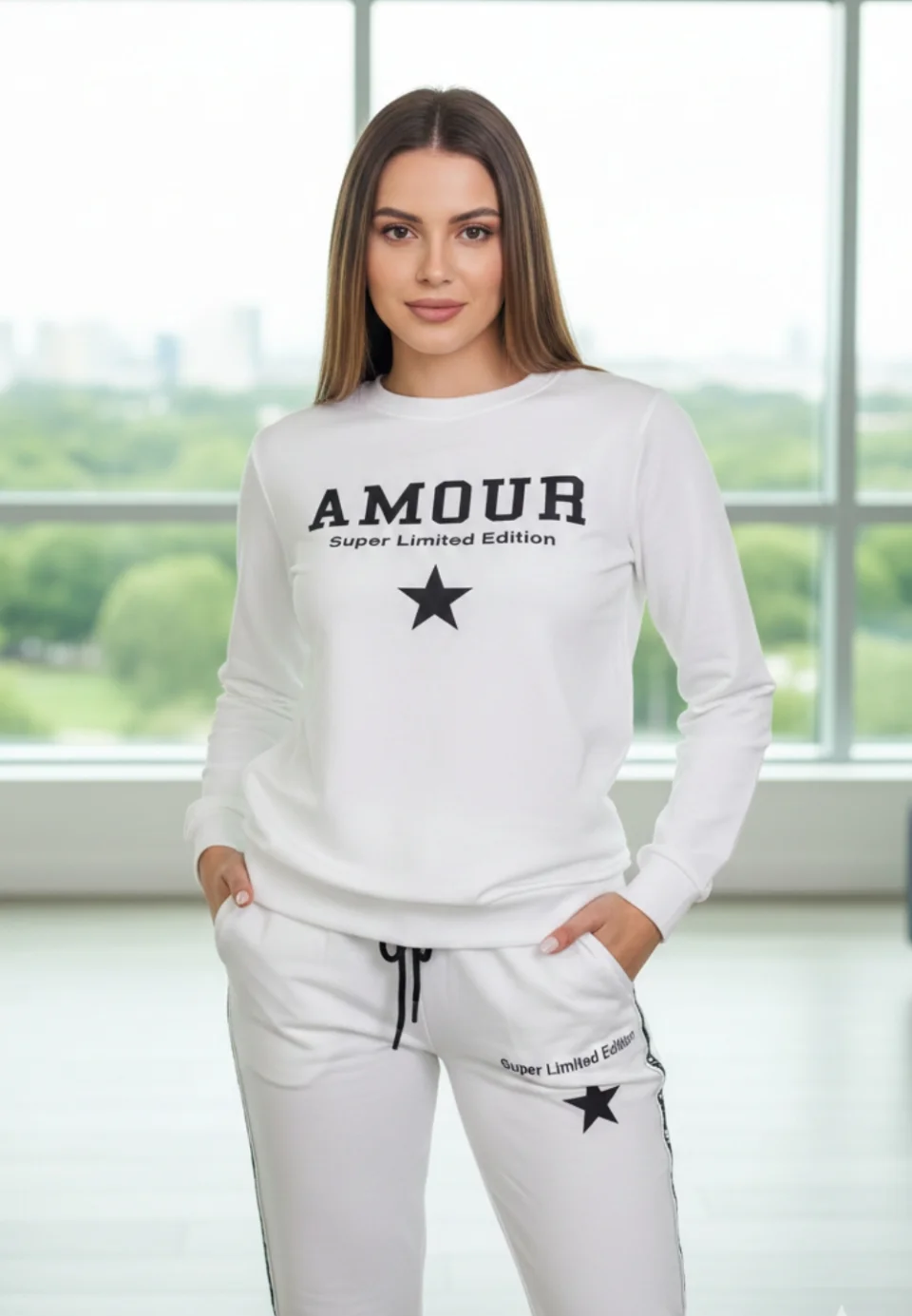 Trening damă alb din 2 piese – pantaloni și bluză cu imprimeu Super Limited Edition, 100% bumbac