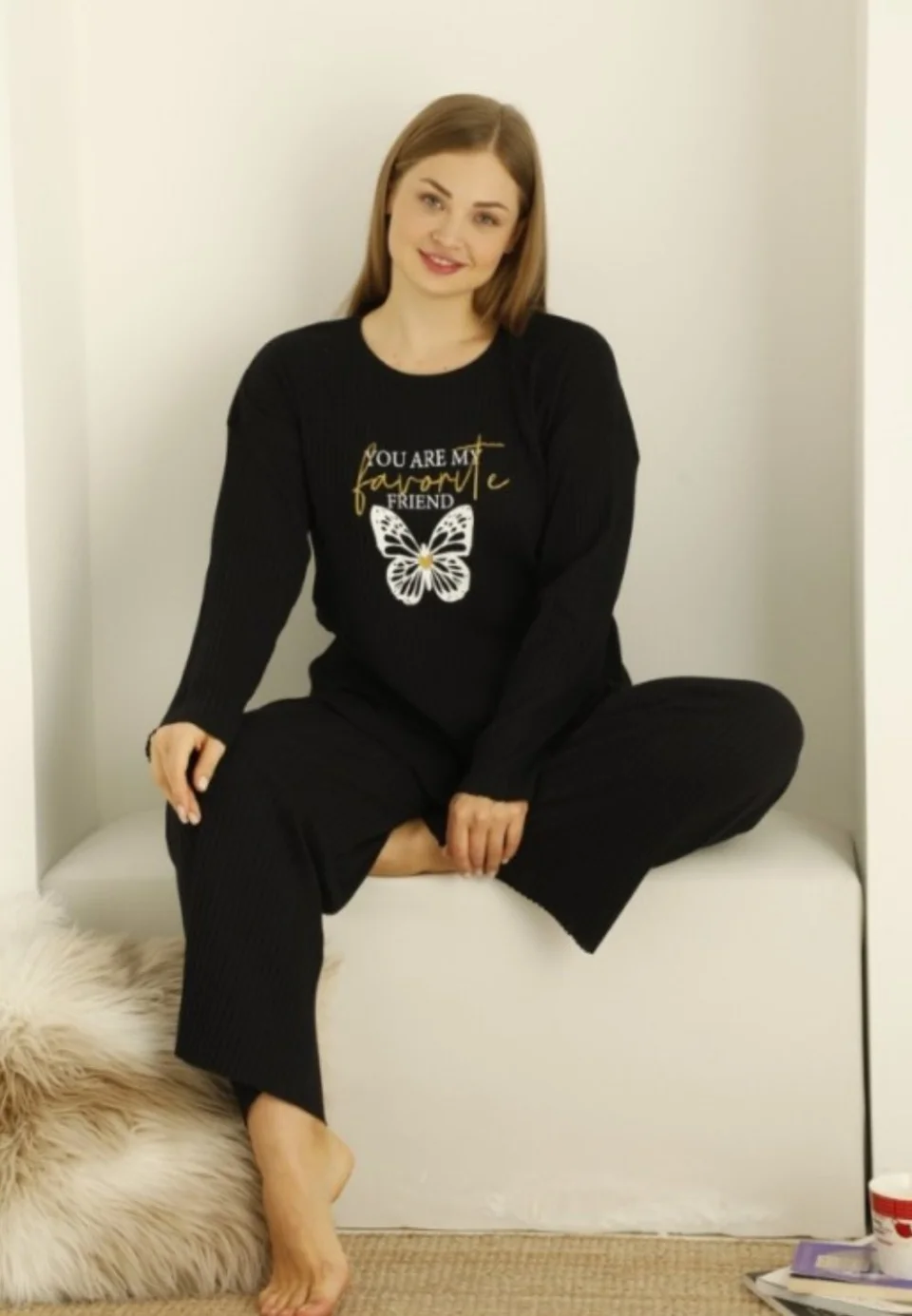 Pijama damă BIG SIZE, mânecă lungă și pantaloni lungi cu imprimeu You Are My Favorite Friend, negru