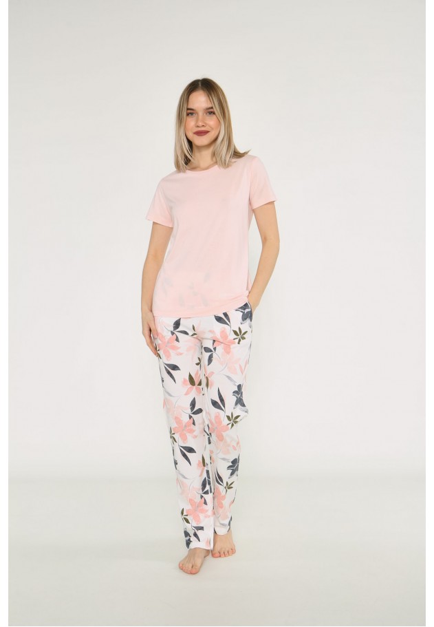 Pijama damă,  bluză cu mânecă scurtă și decolteu rotund, pantaloni lungi cu imprimeu floral, culoare somon