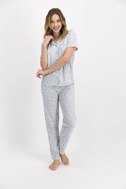 Pijamale dama cu bluza maneca scurta si pantaloni lungi, imprimeu scoici, culoare alb/blue