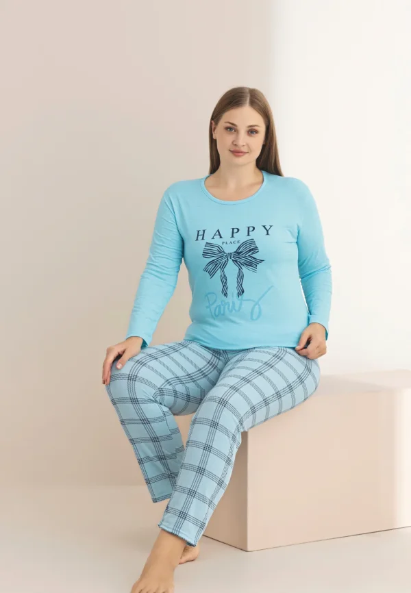 Pijama damă Big Size turcoaz cu mânecă lungă și pantaloni lungi, imprimeu cu fundiță și text „Happy Place”