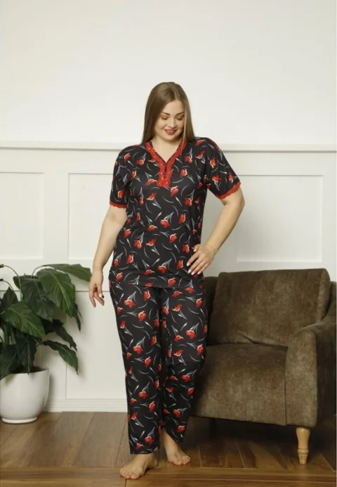 Pijamale damă Big Size, mânecă scurtă, pantaloni lungi, culoare negru, imprimeu floral — imagine 3