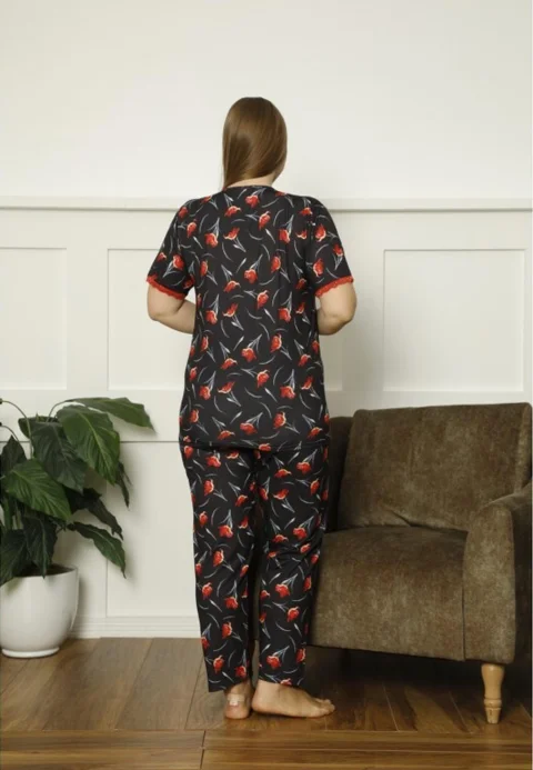 Pijamale damă Big Size, mânecă scurtă, pantaloni lungi, culoare negru, imprimeu floral — imagine 2