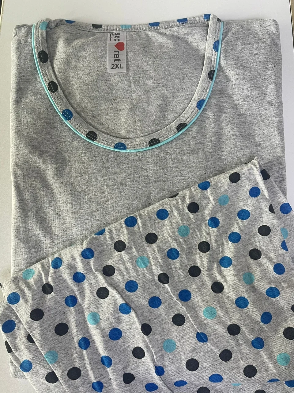 Pijama damă  din bumbac mânecă lungă și pantaloni lungi gri cu buline
