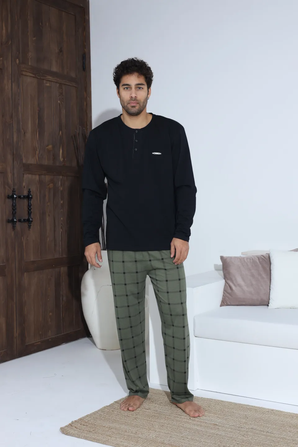 Pijamale bărbați verde inchis – bluză cu nasturi și detaliu metalic, pantaloni lungi în carouri, 100% bumbac