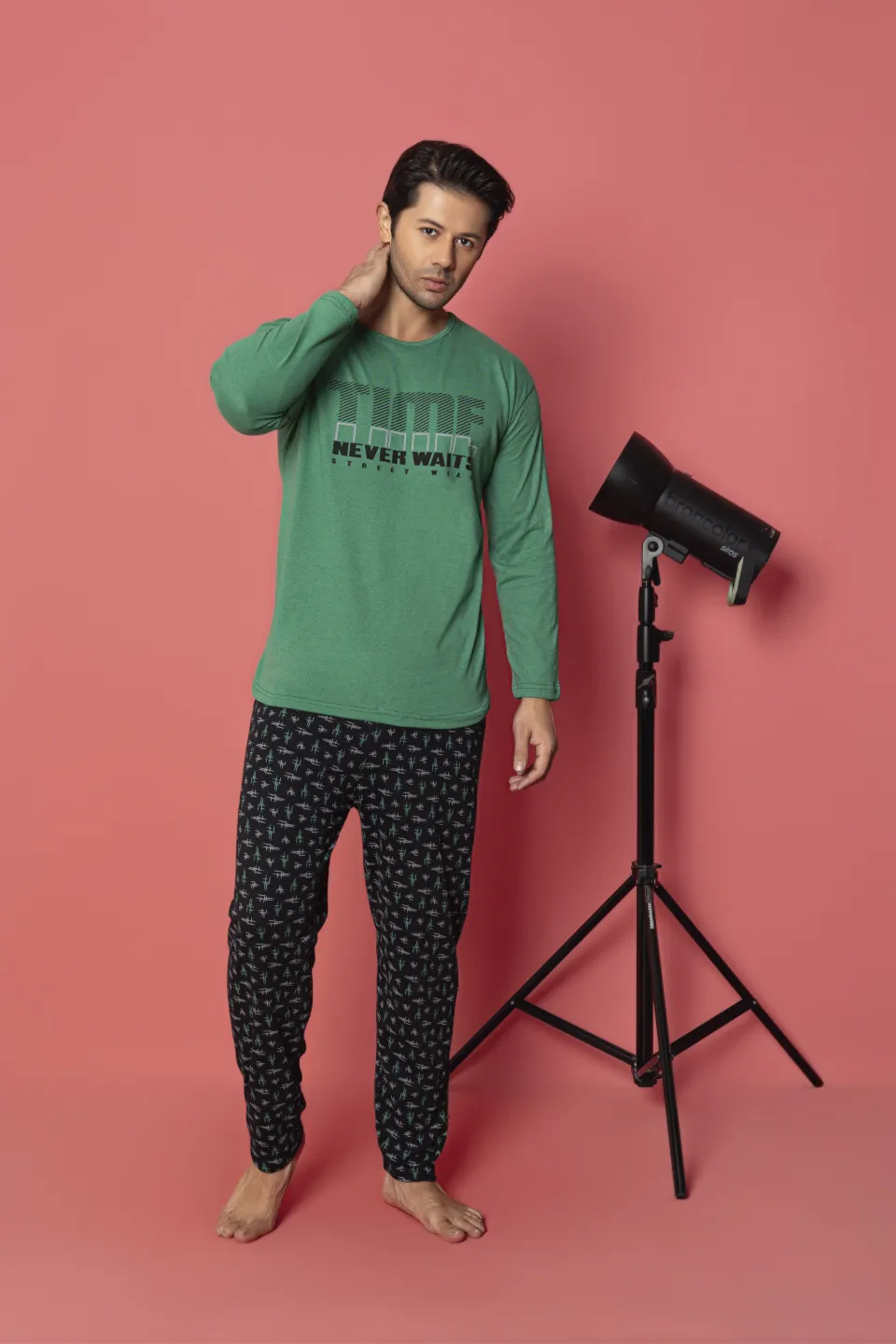 Pijama bărbați din bumbac, mânecă lungă și pantaloni lungi, Time Never Waits, verde