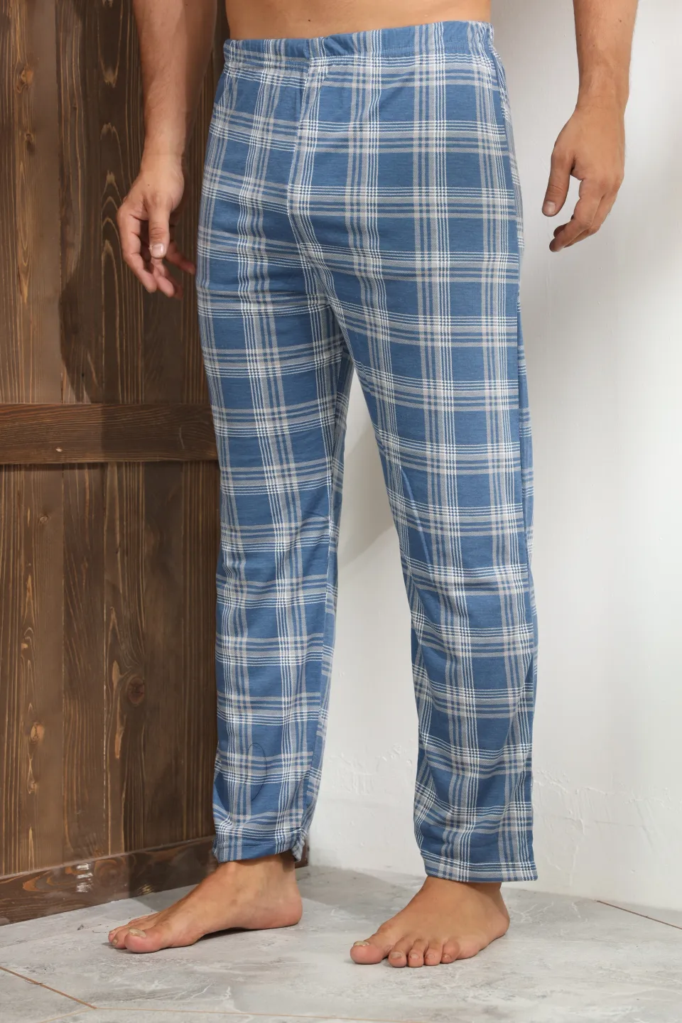 Pantaloni pijama bărbați albastru închis cu carouri albe și negre – croială lejeră