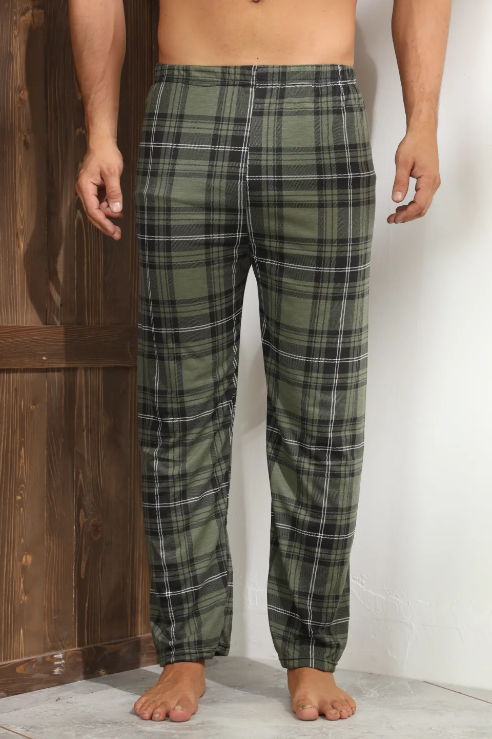 Pantaloni pijama bărbați verde închis cu carouri negre și linii albe – croială lejeră
