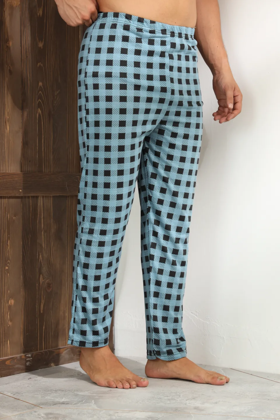 Pantaloni pijama bărbați, albaștri cu pătrățele negre, croială lejeră