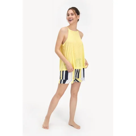 Pijama damă cu bluză tip maiou cu bretele și pantaloni scurți cu dungi,  culoare galben