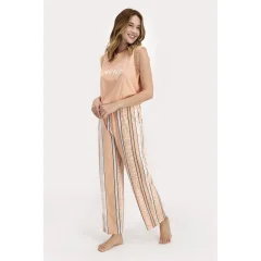 Pijama damă cu maiou cu dantelă și decolteu rotund, pantaloni lungi cu dungi, culoare somon