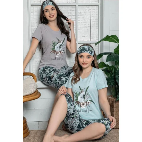 Pijama dama din bumbac, tricou cu imprimeu "Wild and Free" si pantaloni 3/4, masca de dormit asortata, gri inchis