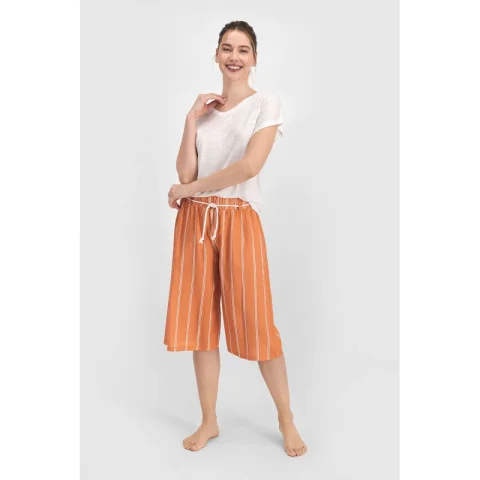 Pijama dama cu maneca scurta si pantalon 3/4, imprimeu dungi