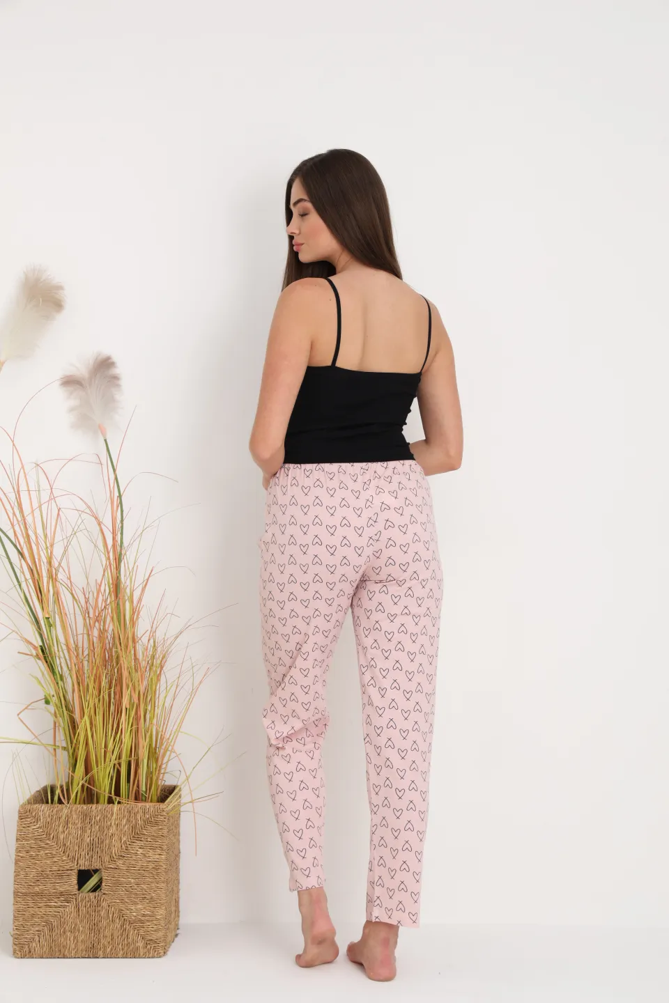 Pantaloni de pijama damă roz piersică cu inimioare, croială lejeră