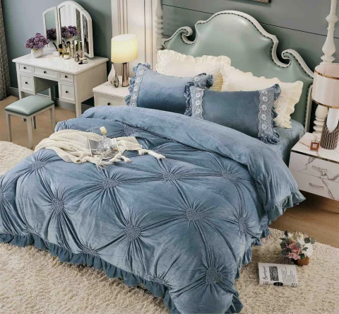 Lenjerie de pat din catifea cu pliuri si dantela, 4 piese, pentru pat dublu, culoare BLUMARIN