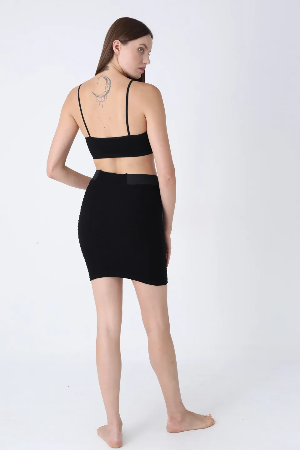 Fustă scurtă neagră cu dungi, fără cusături