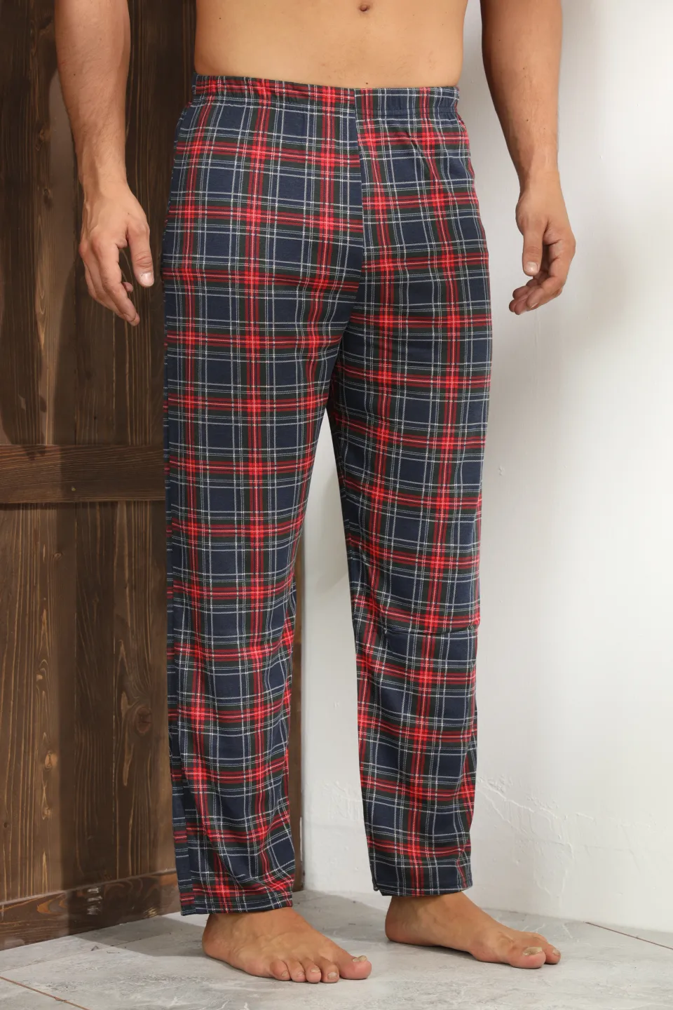 Pantaloni pijama bărbați negri cu carouri roșii și linii albe – croială lejeră-big size