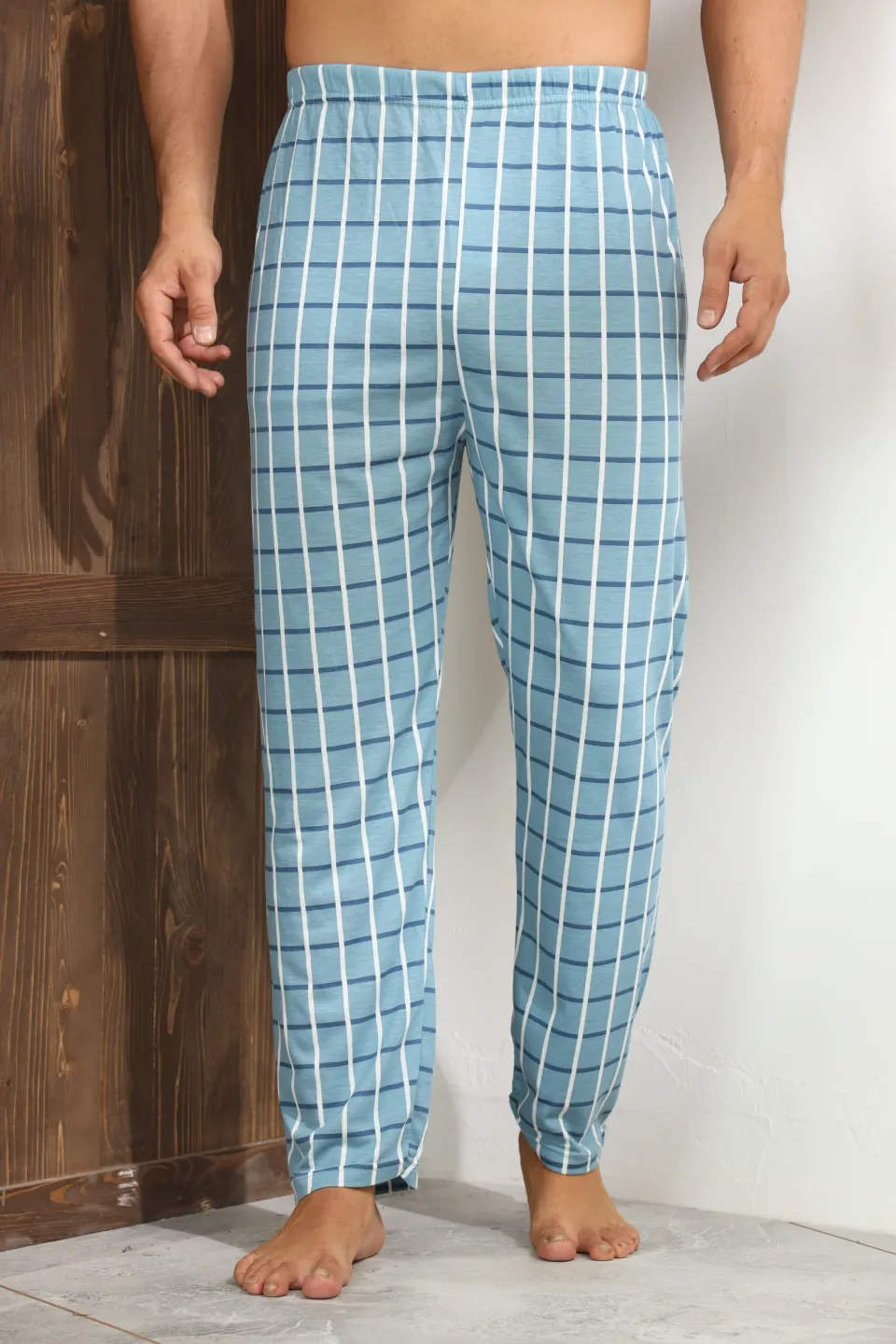Pantaloni pijama bărbați albastru deschis cu carouri alb-albastru închis – croială lejeră