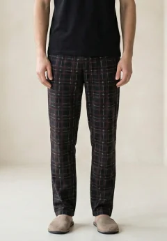 Pantaloni lungi de pijama bărbătești cu elastic în talie, culoare negru cu dungi vișinii