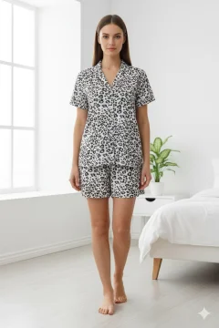 Pijama Dama din Viscoză – Bluza cu Mâneci Scurte și Pantaloni Scurți cu Elastic în Talie, Leopard, alb-negru