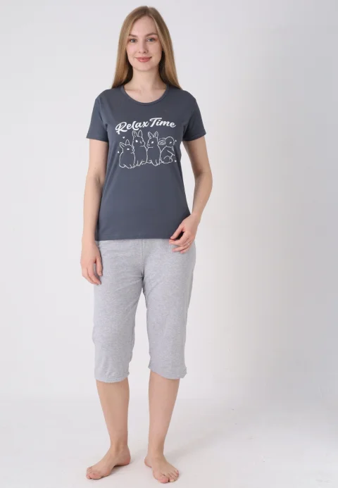 Pijama damă cu model de Paște, gri – tricou bumbac și pantaloni 3/4