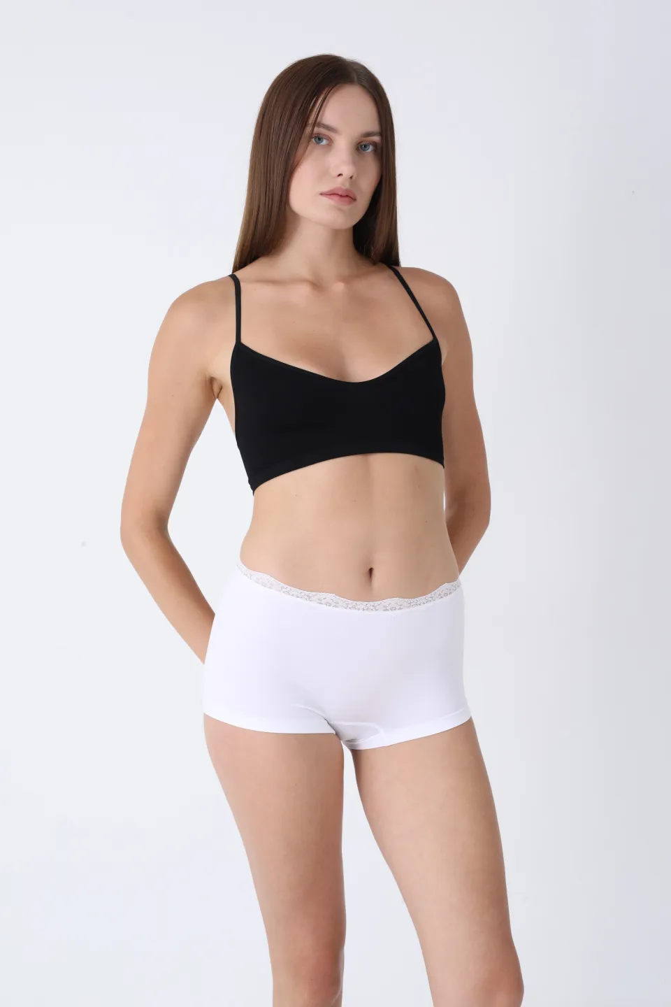 Boxeri damă albi – material subțire, tiv din dantelă