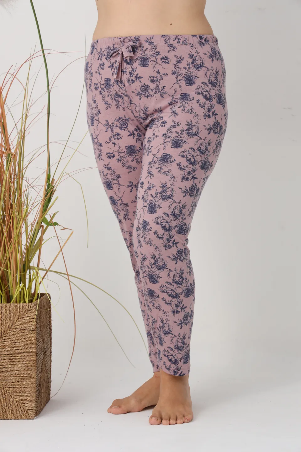 Pantaloni de pijama damă Big Size, roz cu flori albastre