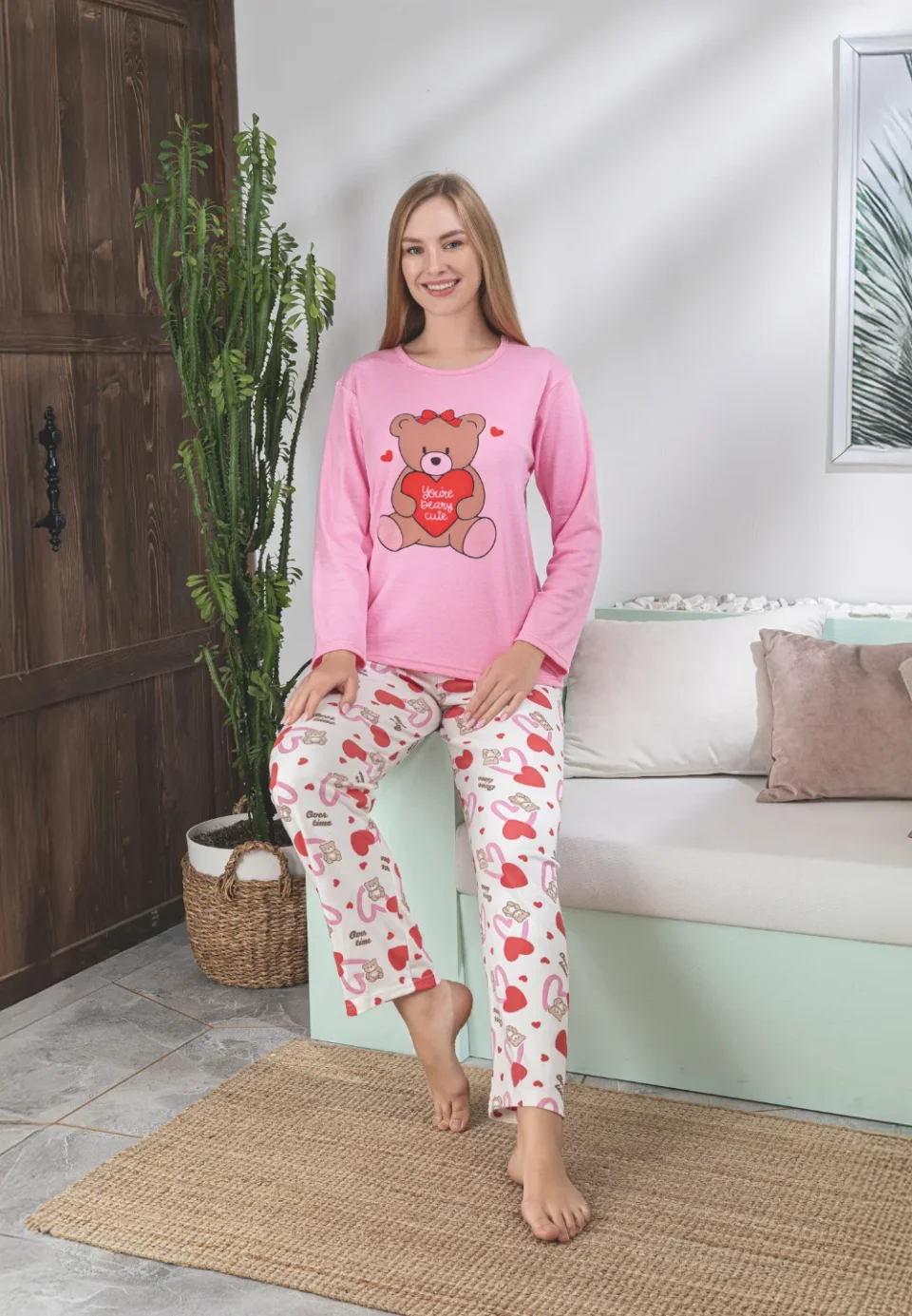 Pijama damă roz cu mânecă lungă și pantaloni lungi, imprimeu cu ursuleț