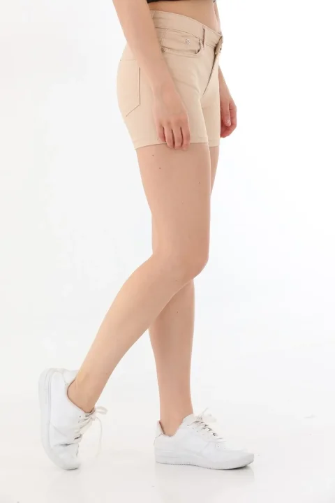 Blugi scurți damă de vară – elastici, mulați, cu buzunare la spate-crem — imagine 3