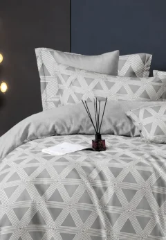 Lenjerie de pat finet cu elastic 6 piese – model triunghiuri gri