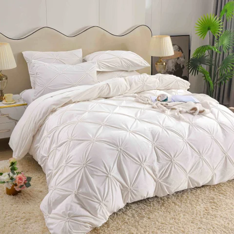 Lenjerie de pat din catifea cu pliuri, 4 piese, pentru pat dublu, culoare ALB — imagine 2