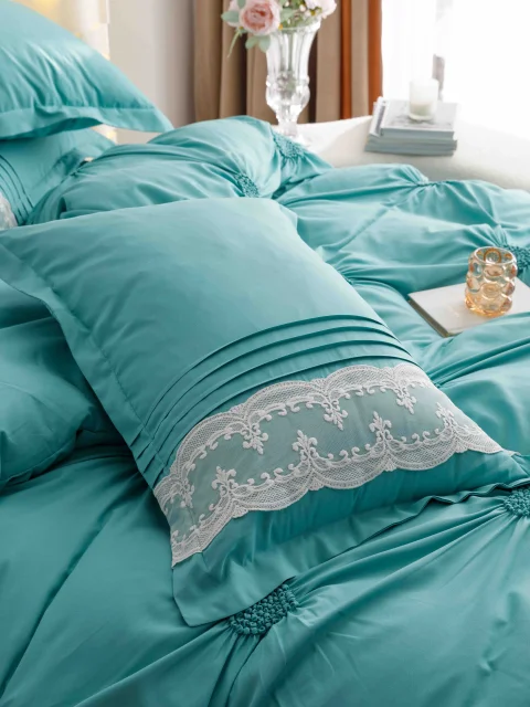 Lenjerie de Pat Dublu din Finet 6 pcs - Inimi Brodate BLUE 819