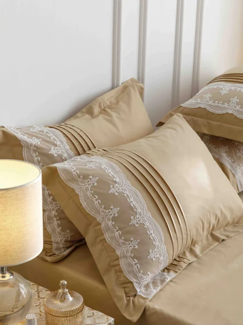Lenjerie de Pat Dublu din Finet 6 pcs - Inimi Brodate BEIGE