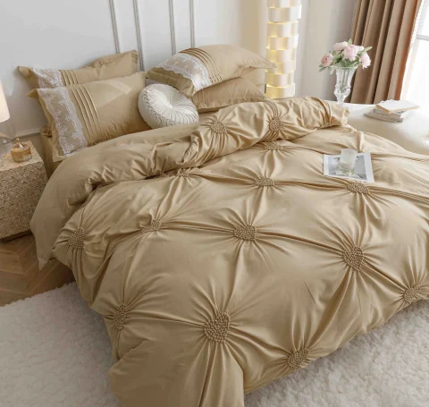 Lenjerie de Pat Dublu din Finet 6 pcs - Inimi Brodate BEIGE
