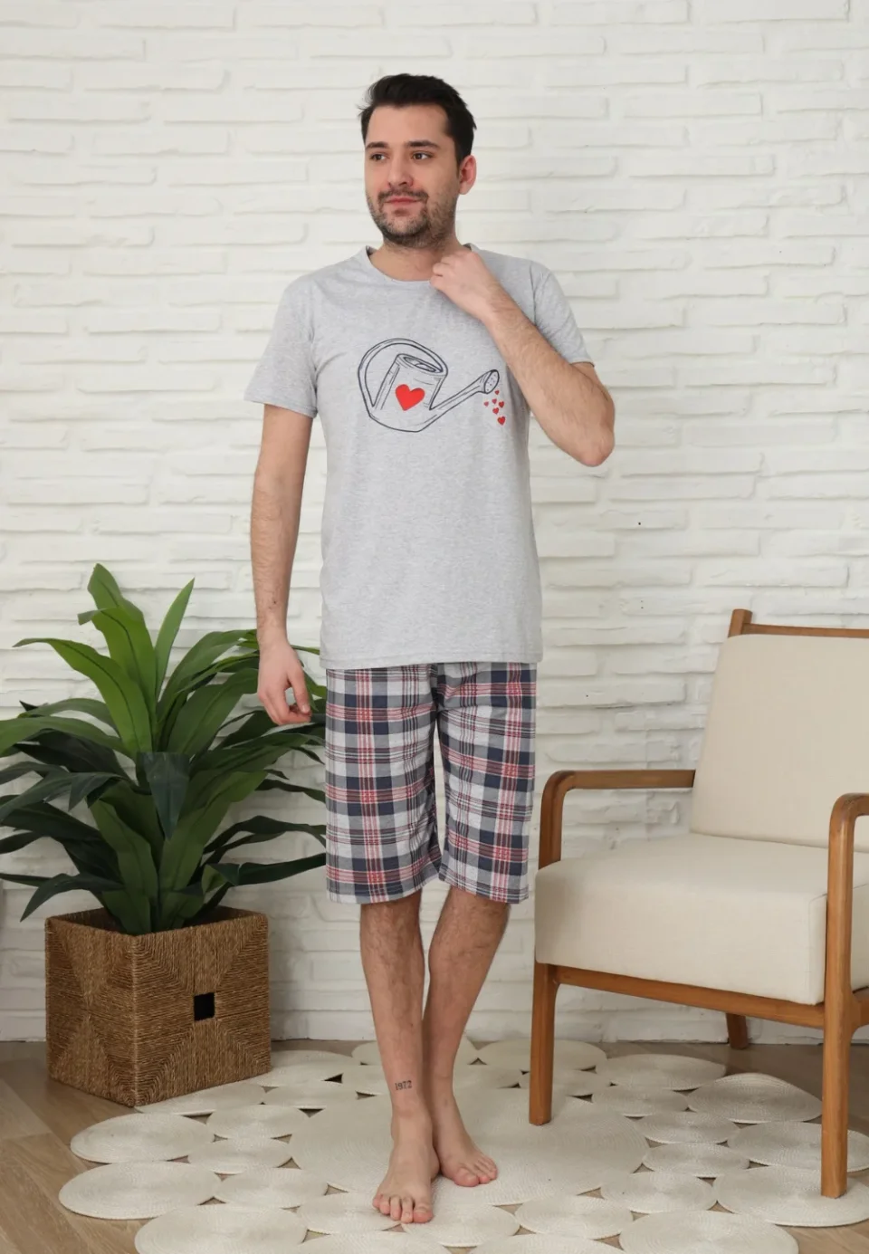 Pijama familie-bărbați, bumbac, mânecă scurtă și pantaloni 3/4 , culoare gri, imrpimeu stropitoare