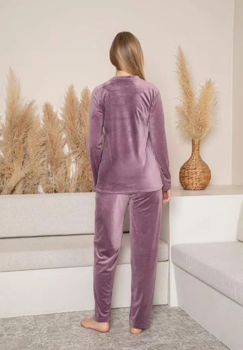 Pijama damă toamnă-iarnă roz pudră din catifea cu imprimeu „AWE”