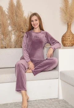 Pijama damă toamnă-iarnă roz pudră din catifea cu imprimeu „AWE”