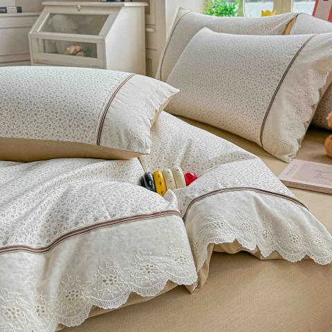 Lenjerie de pat  cu elastic si broderie, bumbac 100%. CREM, ALB CA-20 — imagine 3