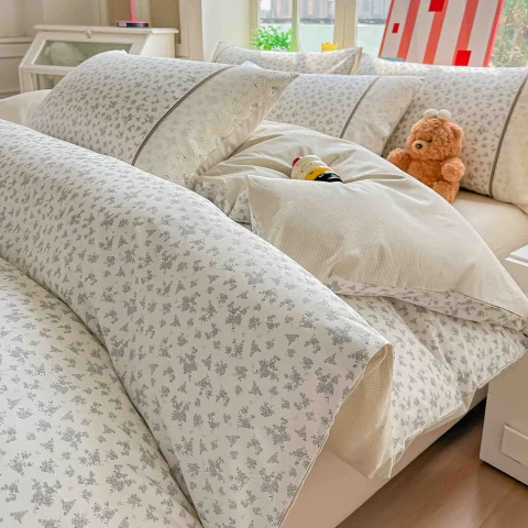 Lenjerie de pat  cu elastic si broderie, bumbac 100%, CREM, ALB,  CA-18 — imagine 2
