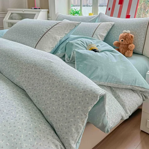 Lenjerie de pat  cu elastic si broderie, bumbac 100%.  ALB, BLUE, AB-24 — imagine 2