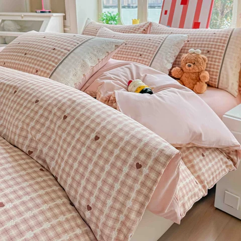 Lenjerie de pat  cu elastic si broderie, bumbac 100%, ROZ, PATRATELE-RP-17 — imagine 2