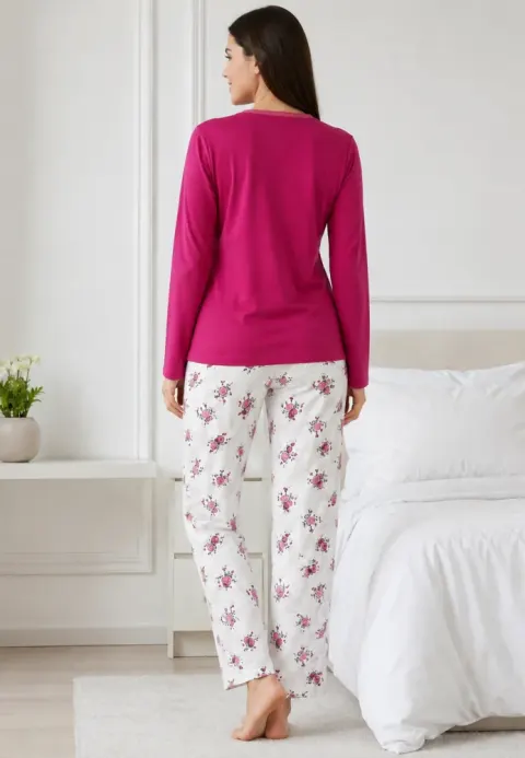 Pijama de dama fucsia cu maneca lunga si pantaloni lungi albi cu flori
