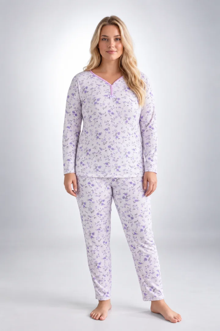 Pijama damă Big Size din bumbac, cu mânecă lungă și pantaloni lungi, albă cu imprimeu floral mov