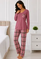 Pijama de dama cu bluza cu maneca lunga roz prafuit si pantaloni lungi in carouri