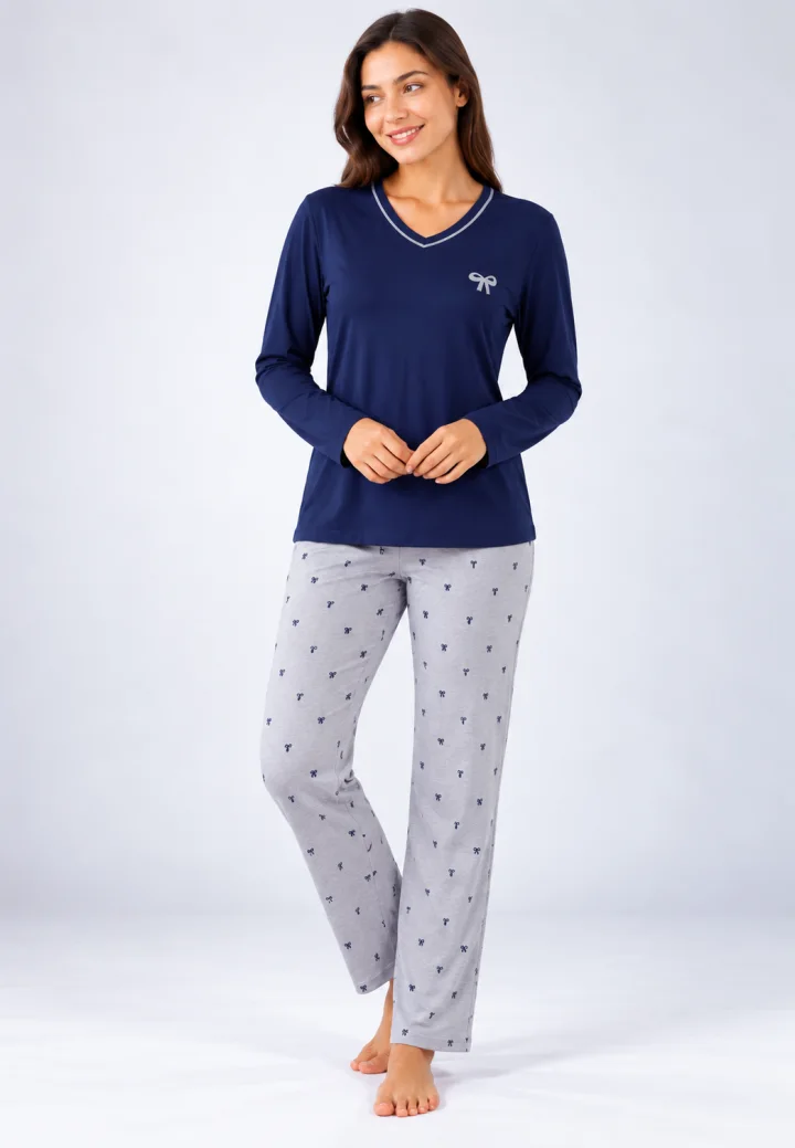 Pijama de dama blumarin cu maneca lunga si pantaloni lungi gri cu fundite