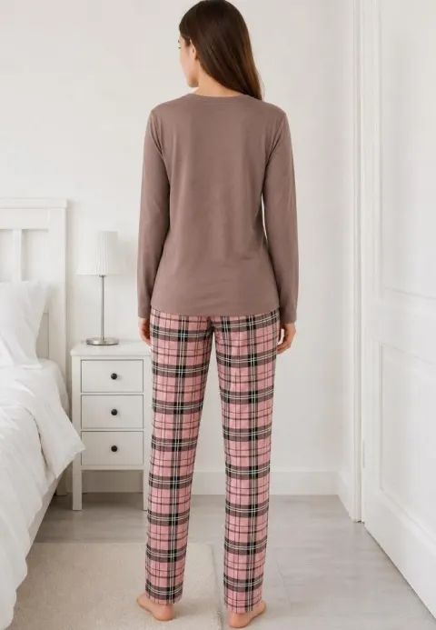 Pijama damă maro cu pantaloni roz în carouri