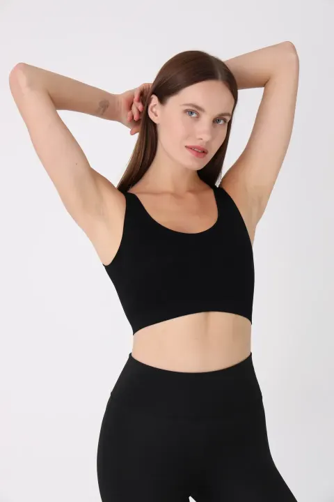 Bustieră damă lejeră, cu bretele late, fără push-up și fără balene, negru